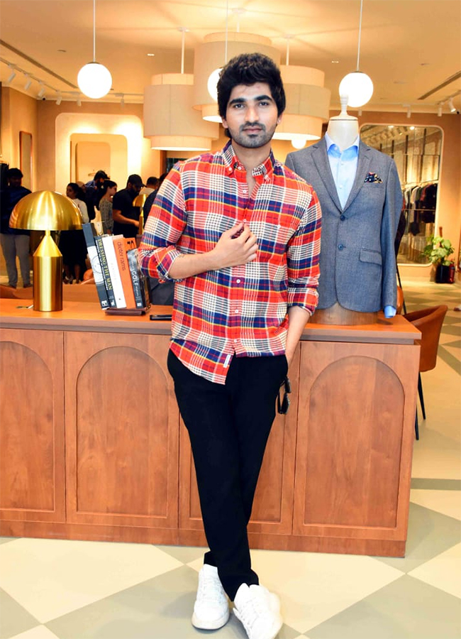 Bigg Boss fame created buzz in Bombay Shirt Company7