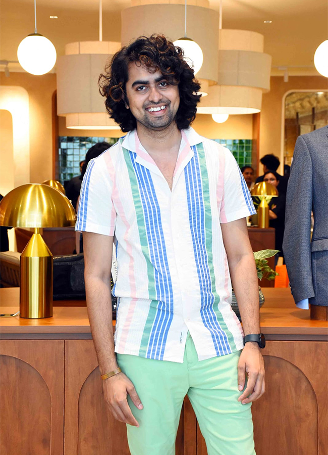 Bigg Boss fame created buzz in Bombay Shirt Company11