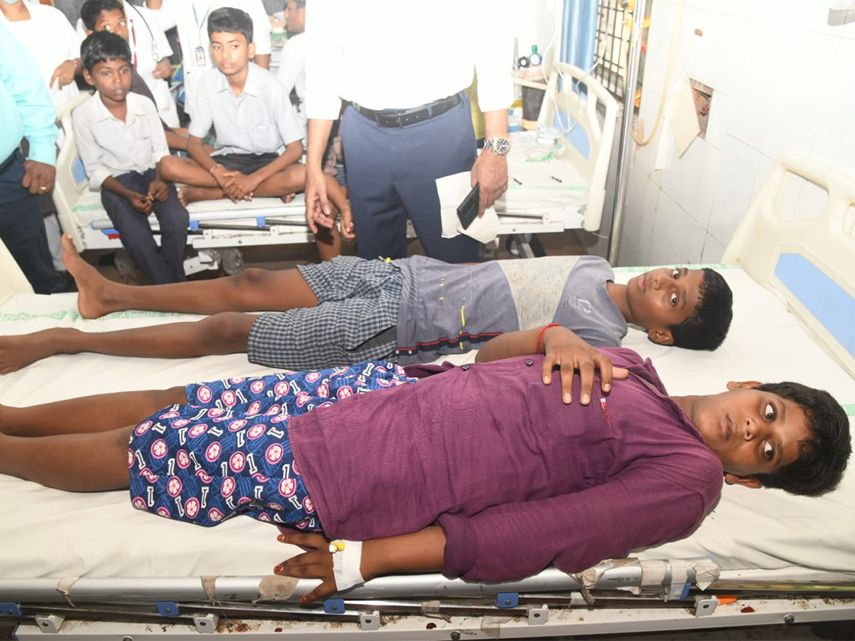 Tirupati : Food poisoning in BC hostel makes students 4