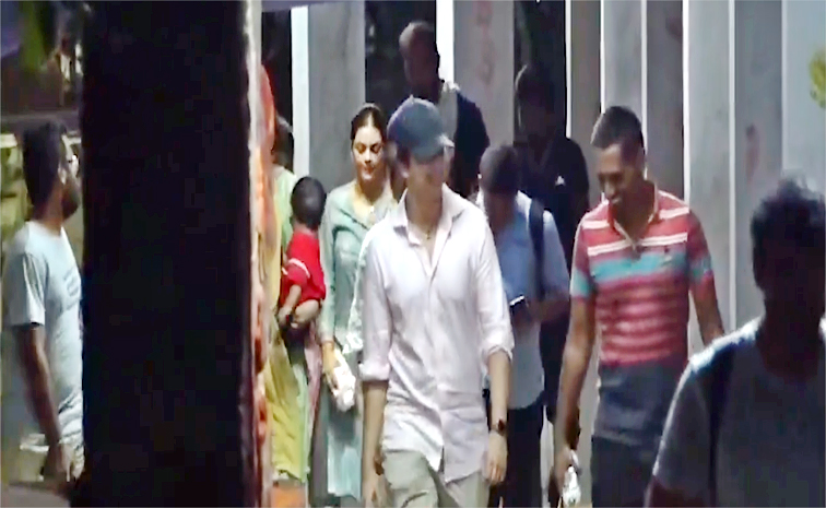 Mahesh Babu Wife Namrata Shirodkar And Her Family Visit Tirumala Tirupati Temple Latest Photos3