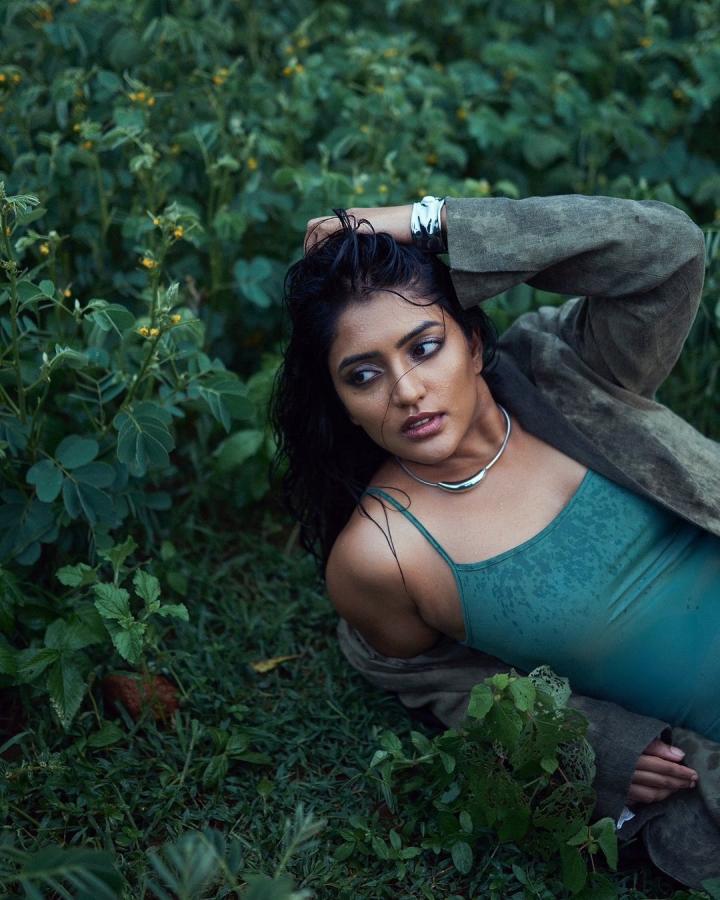 Actress Eesha Rebba Latest Photo Gallery8