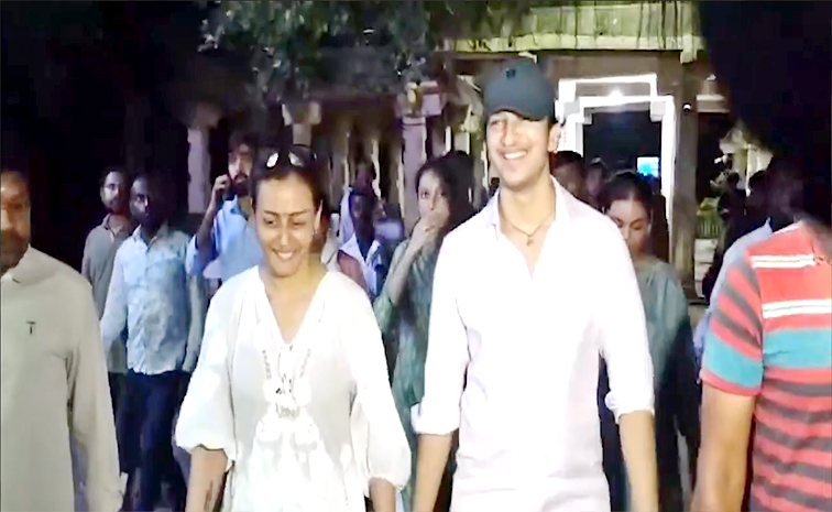 Mahesh Babu Wife Namrata Shirodkar And Her Family Visit Tirumala Tirupati Temple Latest Photos1