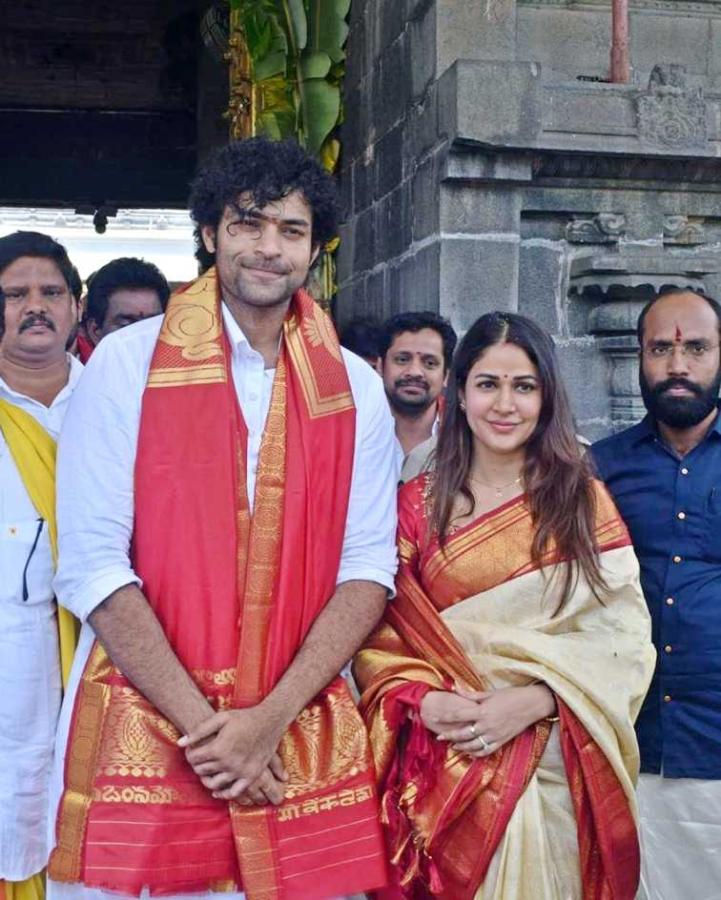 Varun Tej and Lavanya Tripathi at Tirumala Srivari Seva Photos4