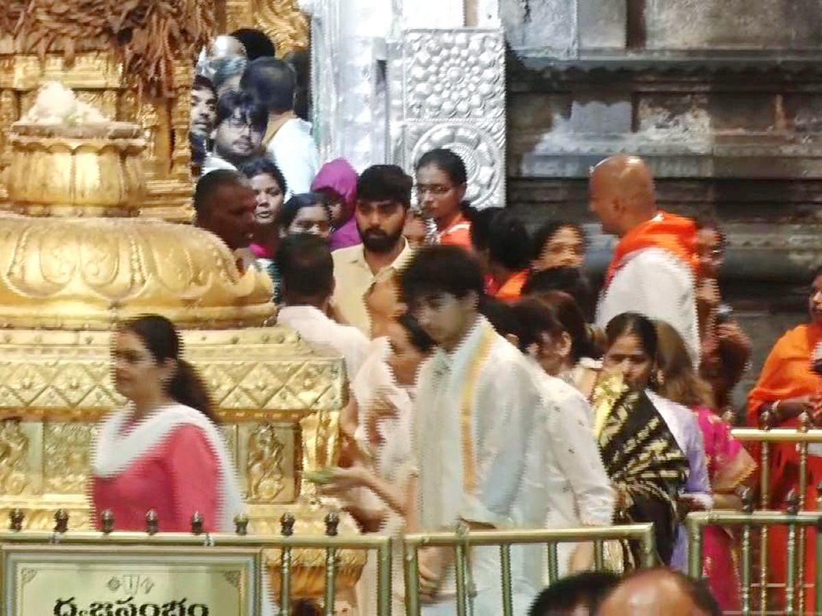 Mahesh Babu Family at Tirupati Photos14