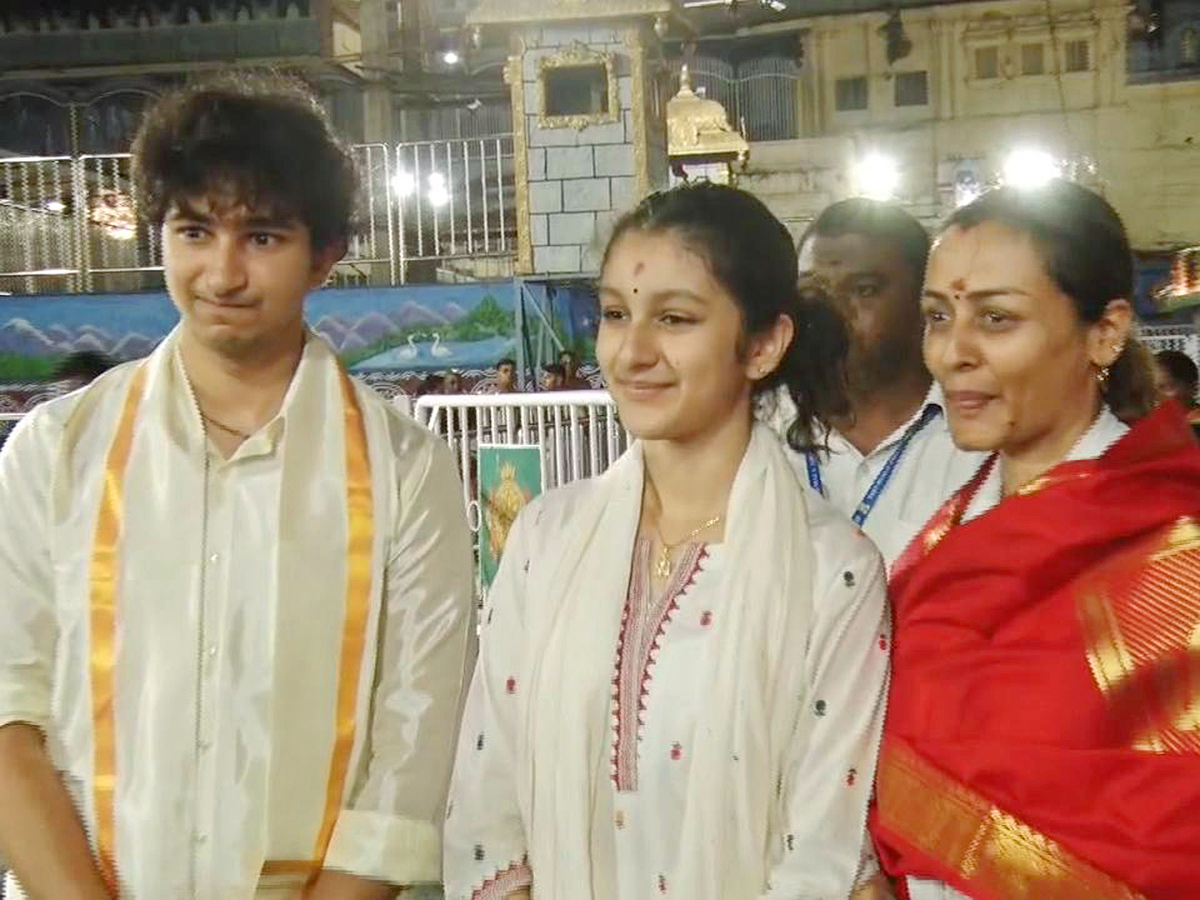 Mahesh Babu Family at Tirupati Photos4