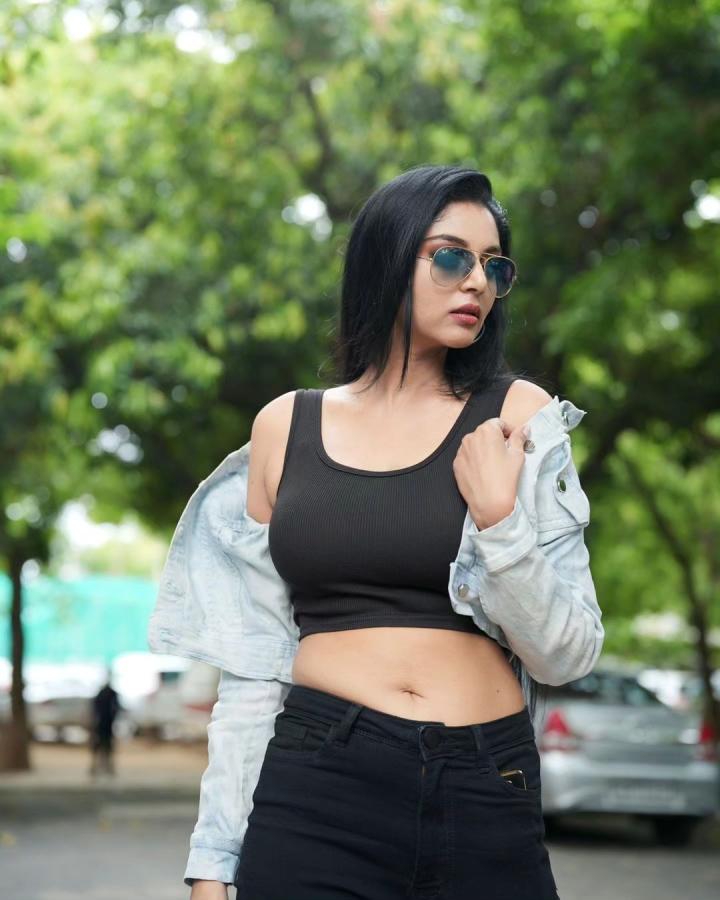 Actress Sanam Shetty Latest Hd Photo Gallery8