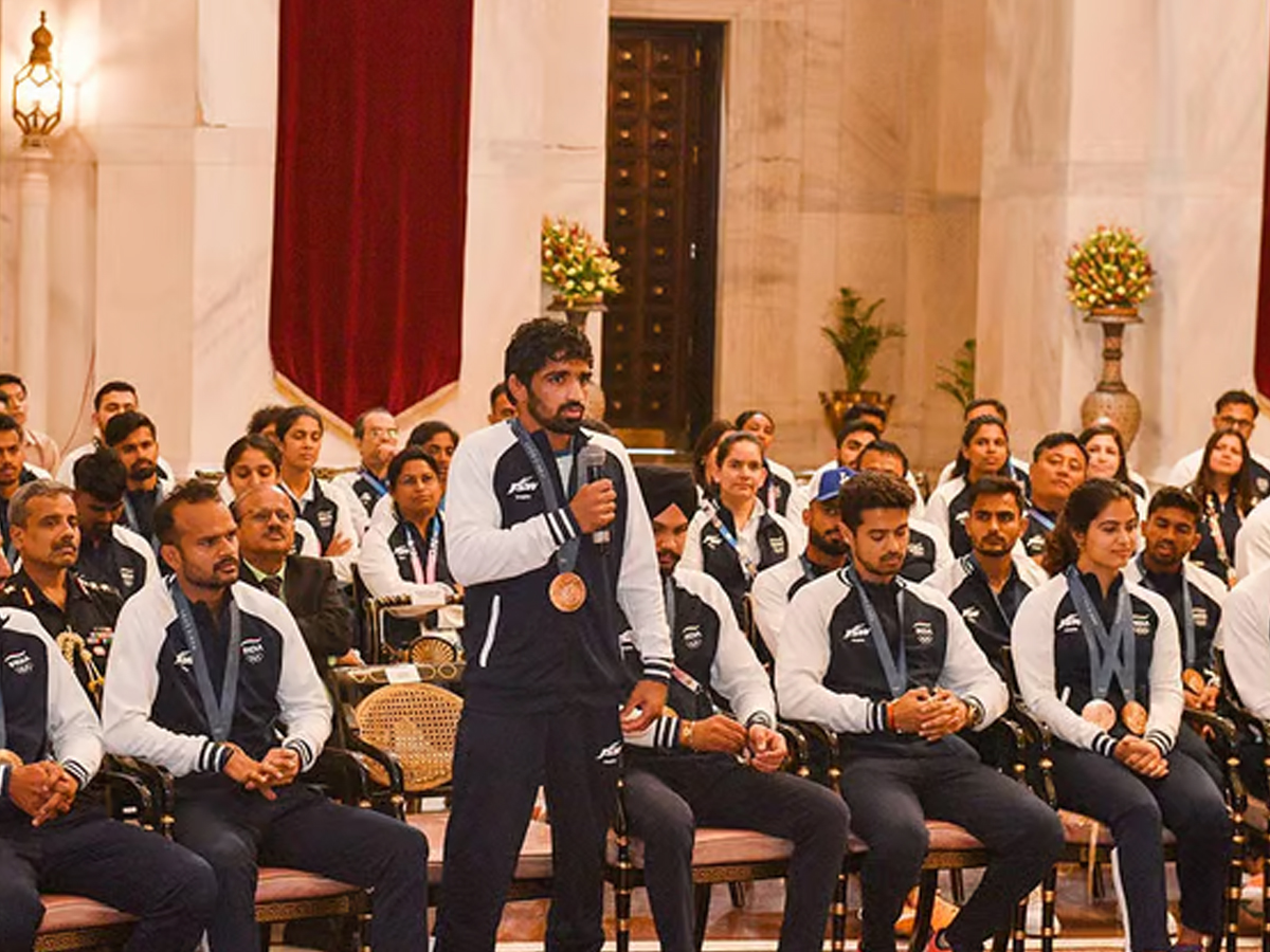 Paris Olympics 2024 Players Meet President Droupadi Murmu After Return9