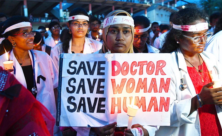 Junior Doctors Protest in Vijayawada Photos8