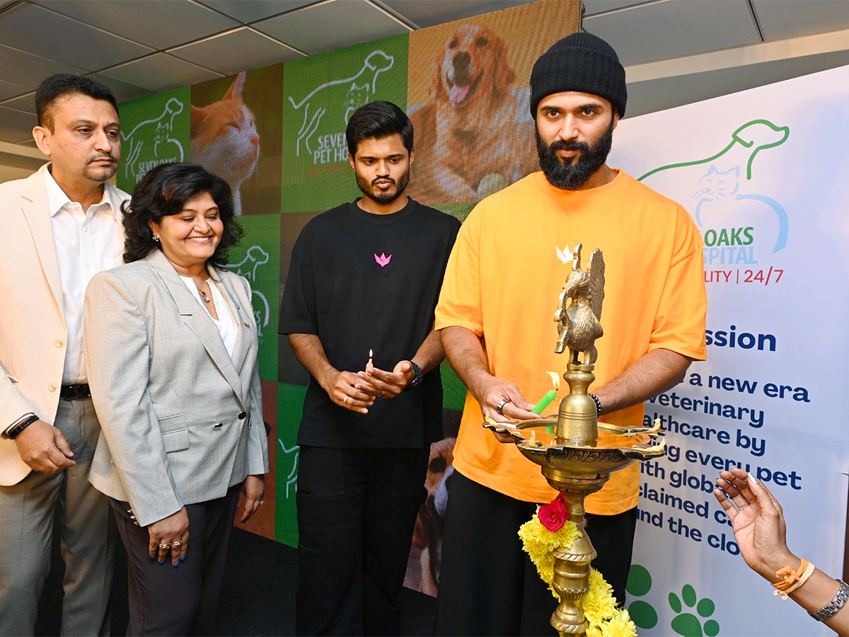 Vijay Devarakonda and Anand At Seven Oaks Pet Hospital Photos12