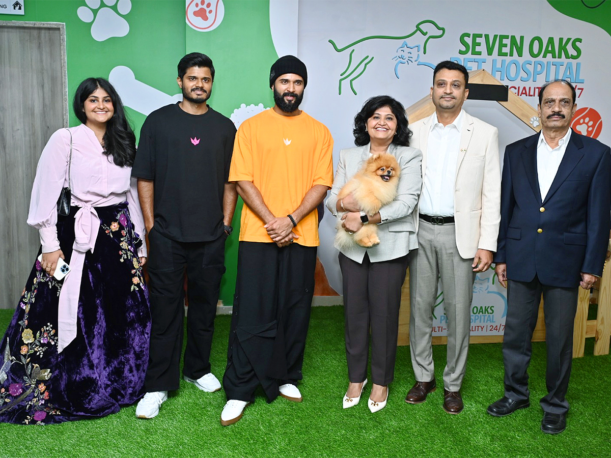 Vijay Devarakonda and Anand At Seven Oaks Pet Hospital Photos18