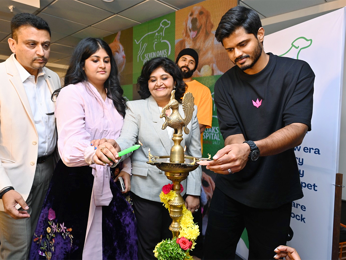 Vijay Devarakonda and Anand At Seven Oaks Pet Hospital Photos19