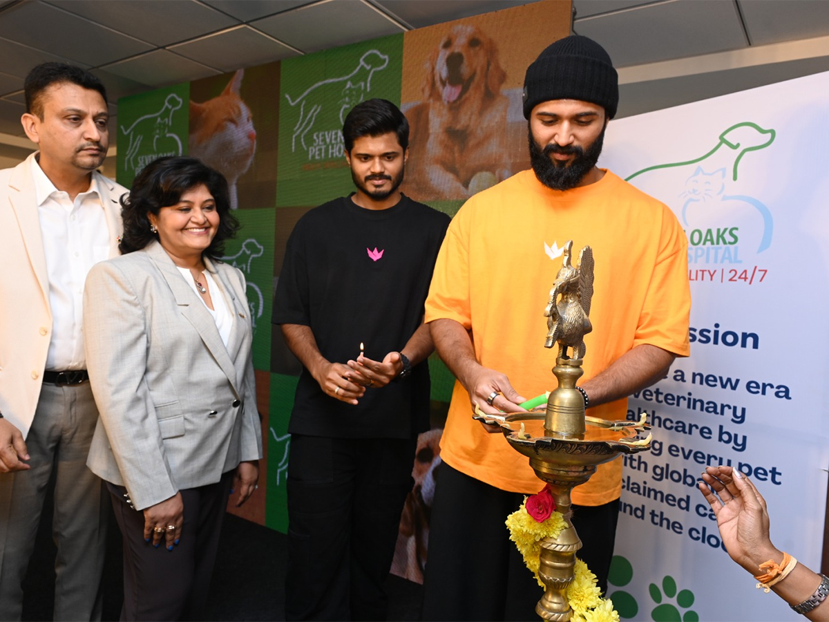 Vijay Devarakonda and Anand At Seven Oaks Pet Hospital Photos4