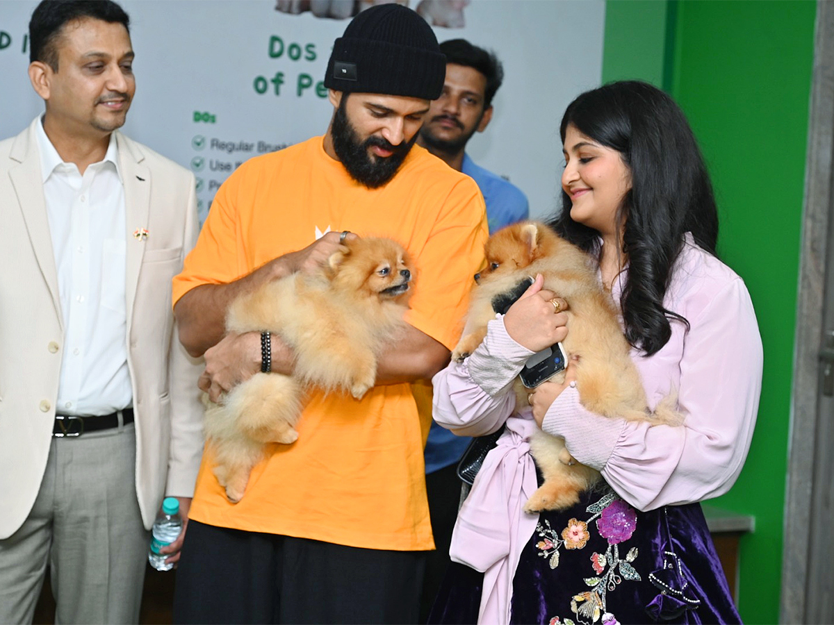 Vijay Devarakonda and Anand At Seven Oaks Pet Hospital Photos7