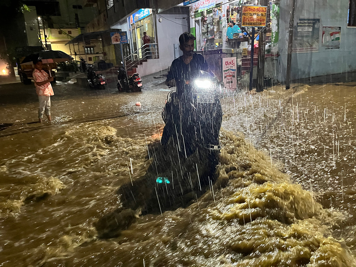 heavy rain in hyderabad 2024 photos1