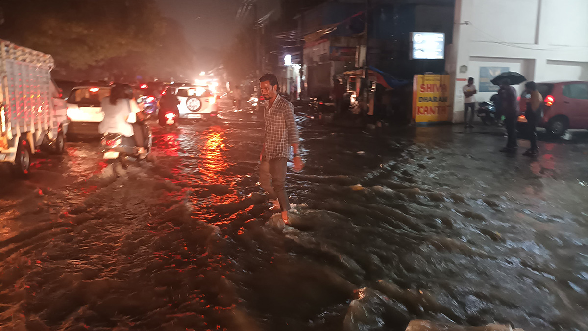 heavy rain in hyderabad 2024 photos15