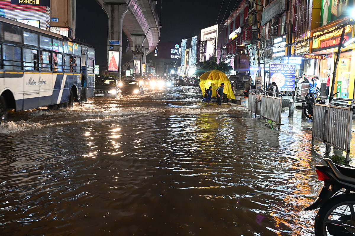 heavy rain in hyderabad 2024 photos2