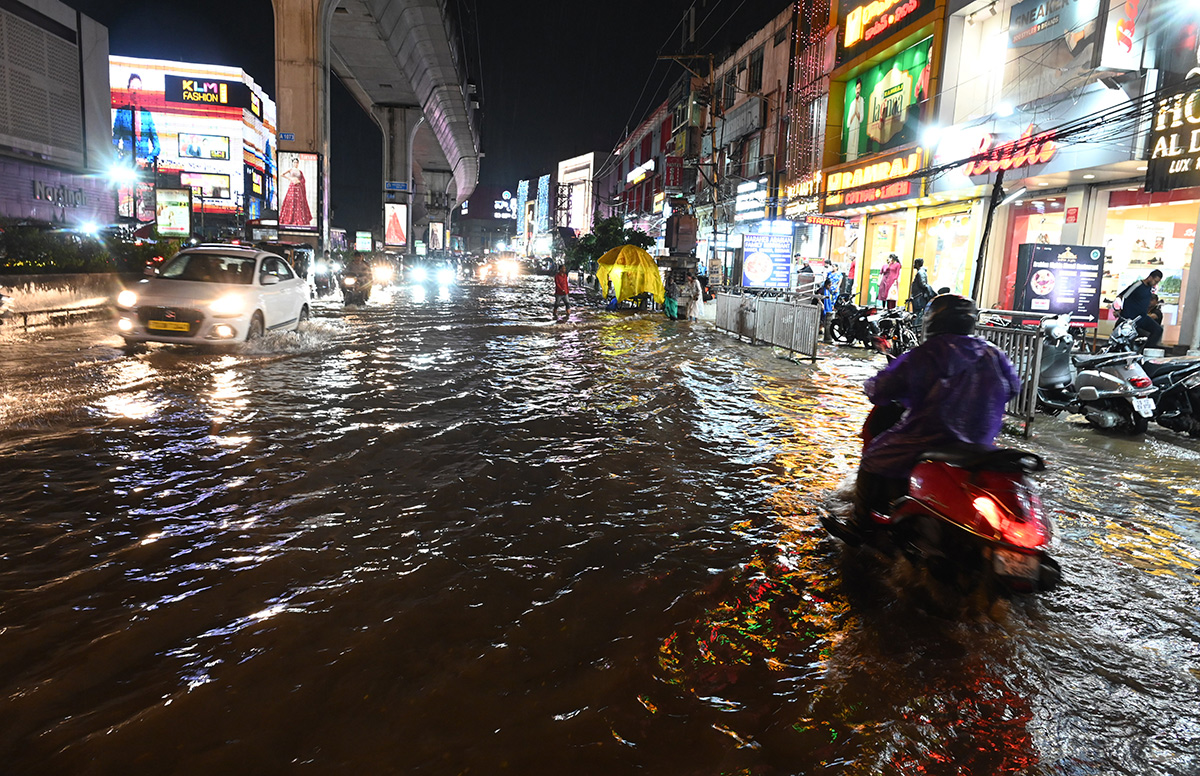 heavy rain in hyderabad 2024 photos4