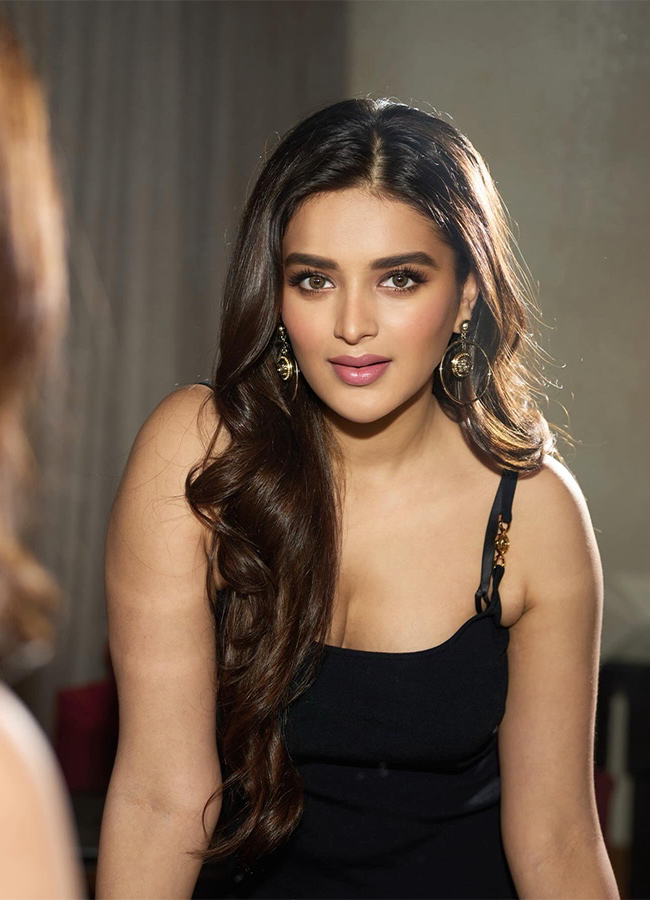 Nidhhi Agerwal Birthday Celebration On Sets of Prabhas Raja Saab11