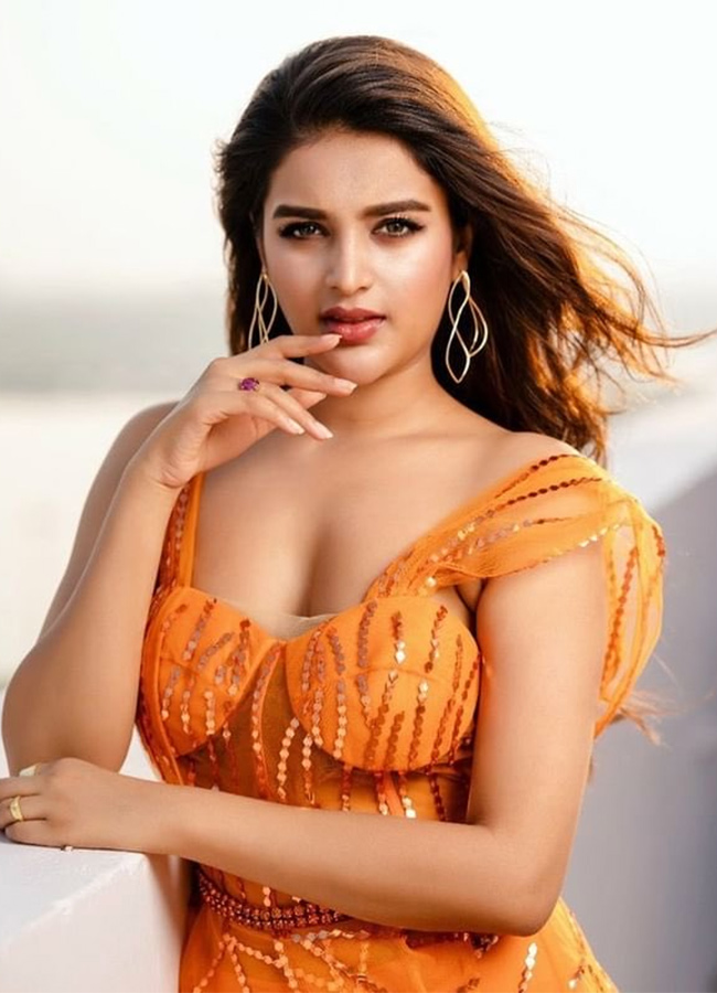 Nidhhi Agerwal Birthday Celebration On Sets of Prabhas Raja Saab13