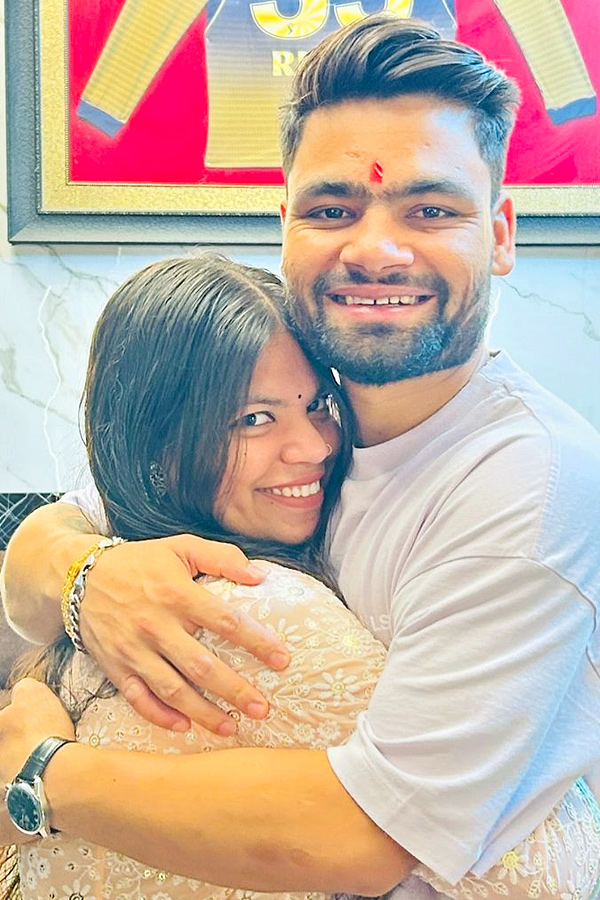 Team India Cricketers share heartwarming Raksha Bandhan posts about siblings Photos4