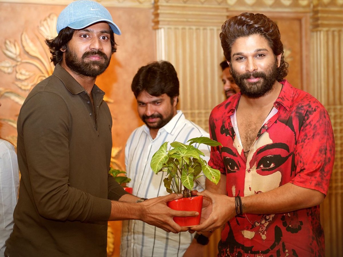 Allu Arjun Appreciates Narne Nithin And Aay Movie Team Photos Viral2