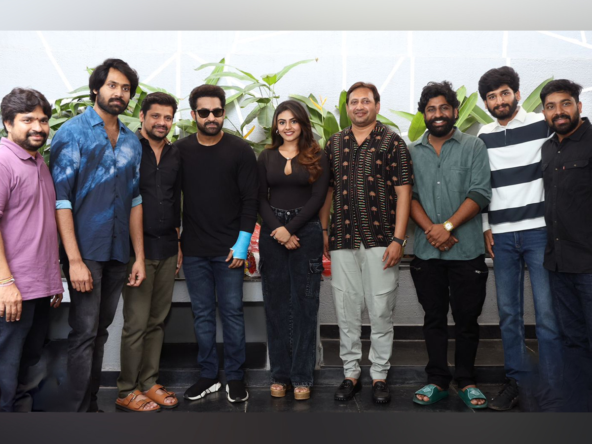 Allu Arjun Appreciates Narne Nithin And Aay Movie Team Photos Viral6