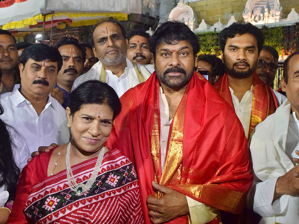 Megastar Chiranjeevi Visited Tirumala with His Family Photos2