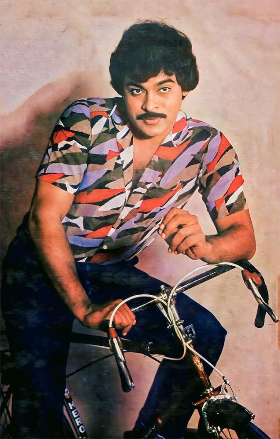 Tollywood Megastar Chiranjeevi Unseen And Rare Photos Gallery10