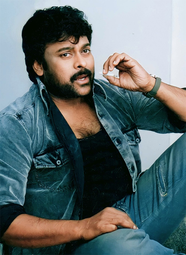 Tollywood Megastar Chiranjeevi Unseen And Rare Photos Gallery23