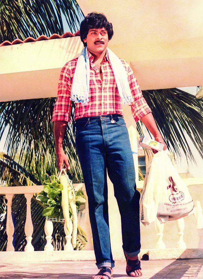 Tollywood Megastar Chiranjeevi Unseen And Rare Photos Gallery26