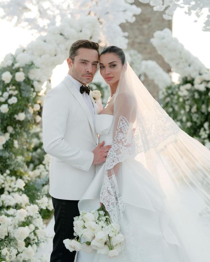 AmyJackson Tied The Knot With Her Long-time Beau Ed Westwick3