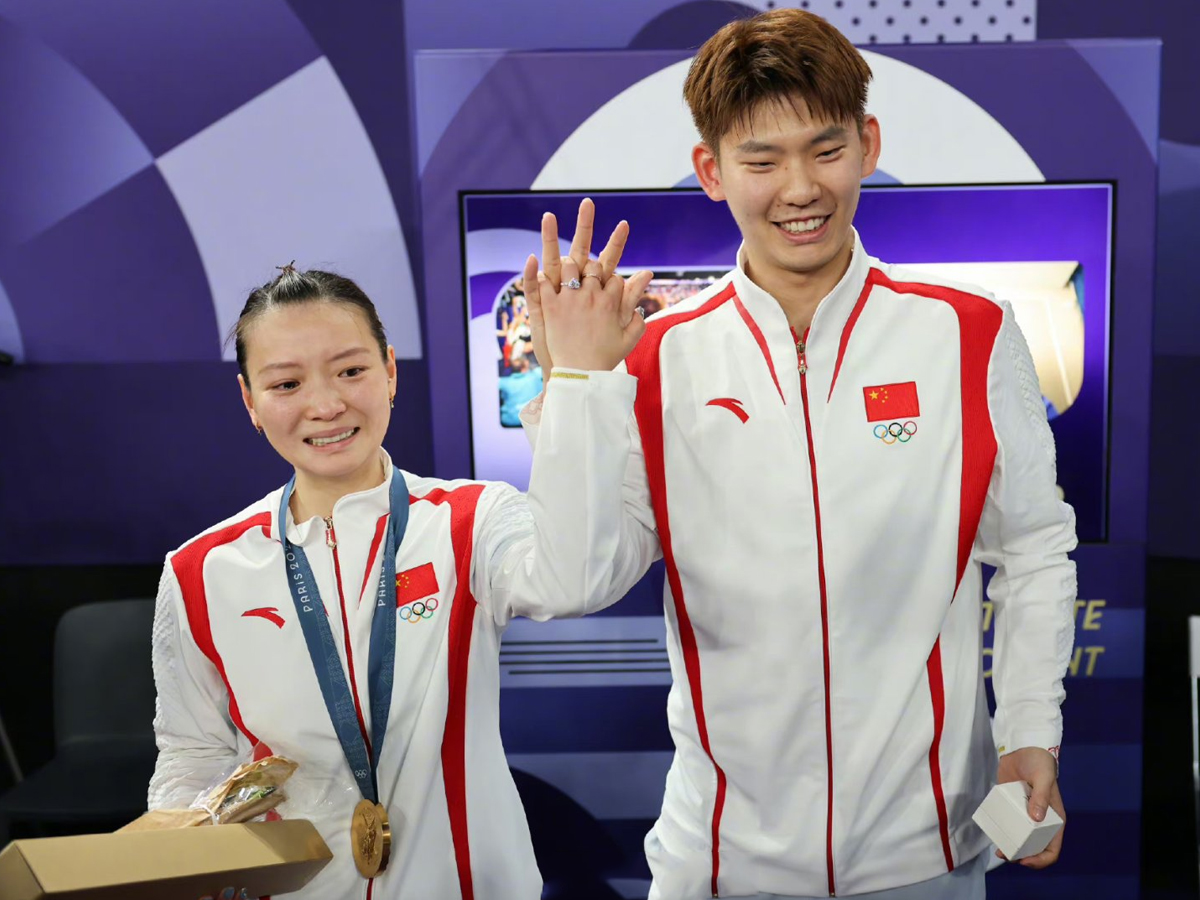 Chinese Badminton Players Got Engaged In Paris Olympics Photos Goes Viral11