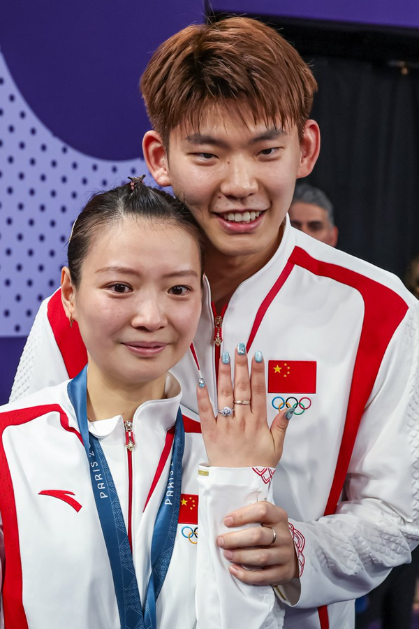 Chinese Badminton Players Got Engaged In Paris Olympics Photos Goes Viral12