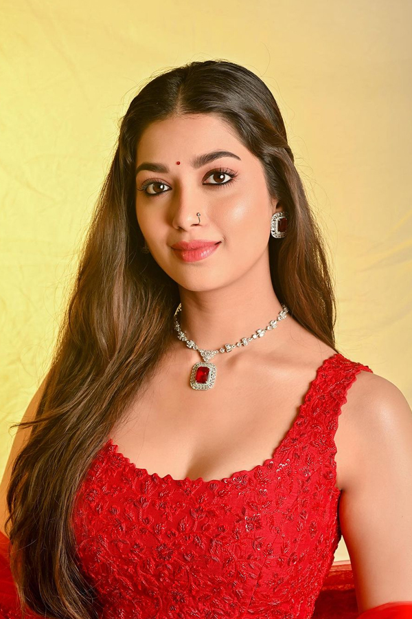 Shivam Bhaje Heroine Digangana Suryavanshi Stunning Photos Goes Viral5