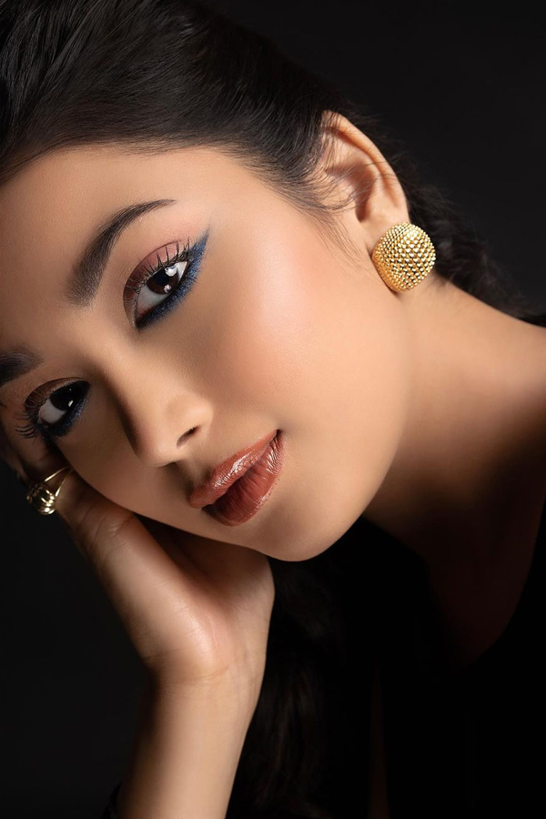 Shivam Bhaje Heroine Digangana Suryavanshi Stunning Photos Goes Viral10