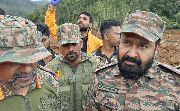 Mohanlal Visits Landslide-Hit Wayanad in Army Uniform: Photos1