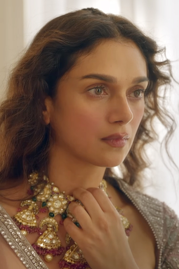 Aditi Rao Hydari Grand Look In Designer Ghagra Photos Viral8