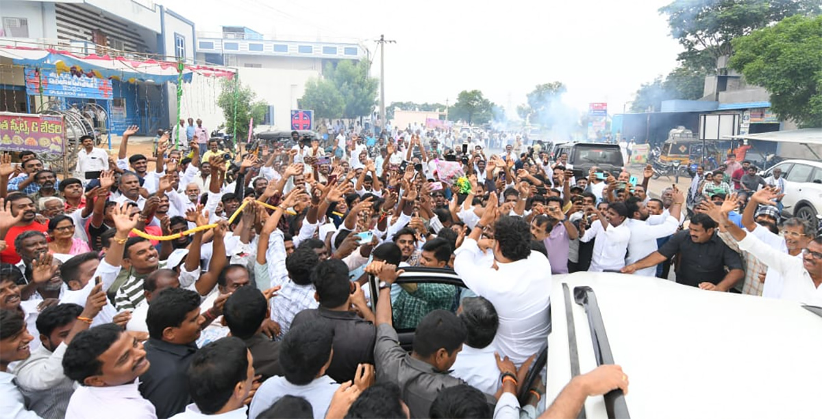 Grand Welcome To YS Jagan YSR District Tour Aug 31 Photos18