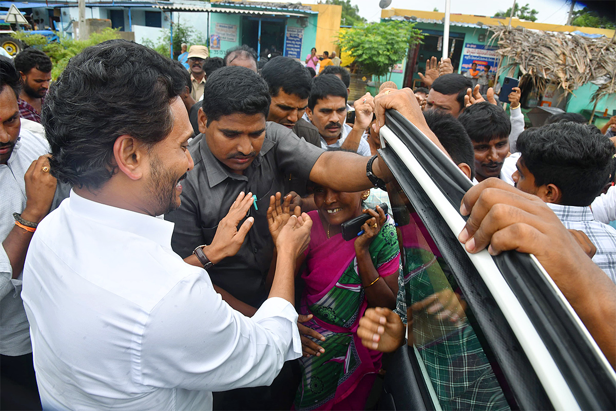 Grand Welcome To YS Jagan YSR District Tour Aug 31 Photos2