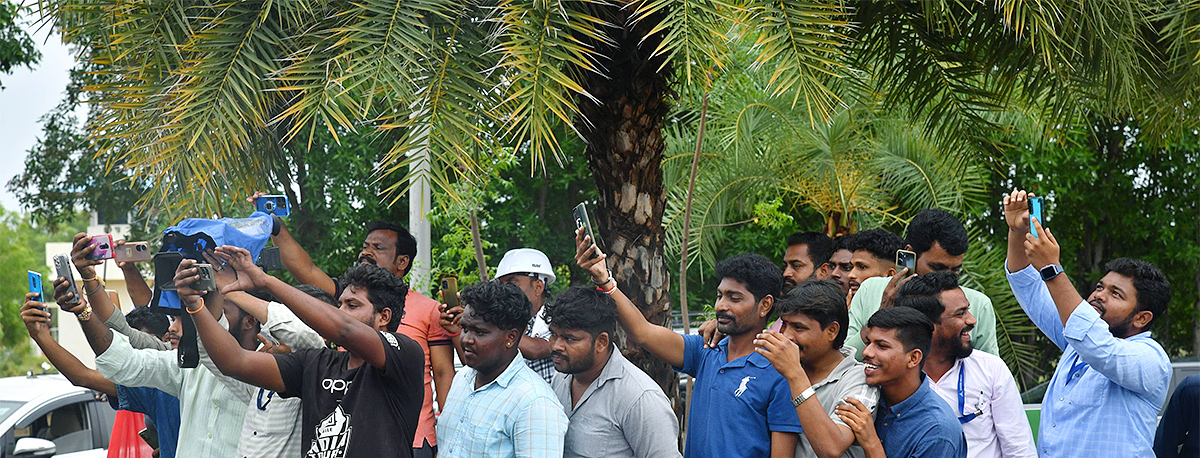 Grand Welcome To YS Jagan YSR District Tour Aug 31 Photos25