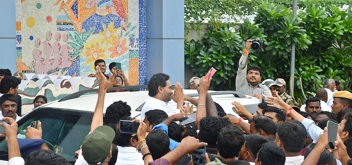 Grand Welcome To YS Jagan YSR District Tour Aug 31 Photos26