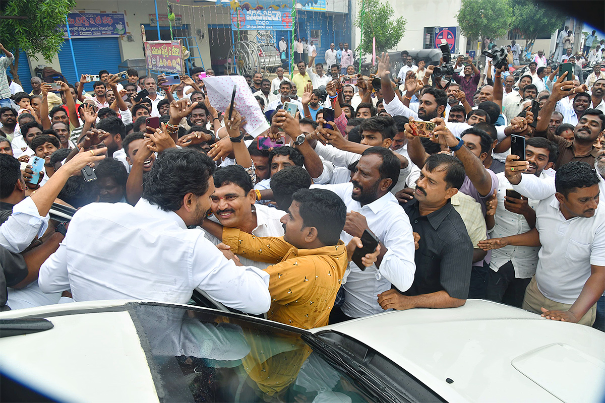 Grand Welcome To YS Jagan YSR District Tour Aug 31 Photos6