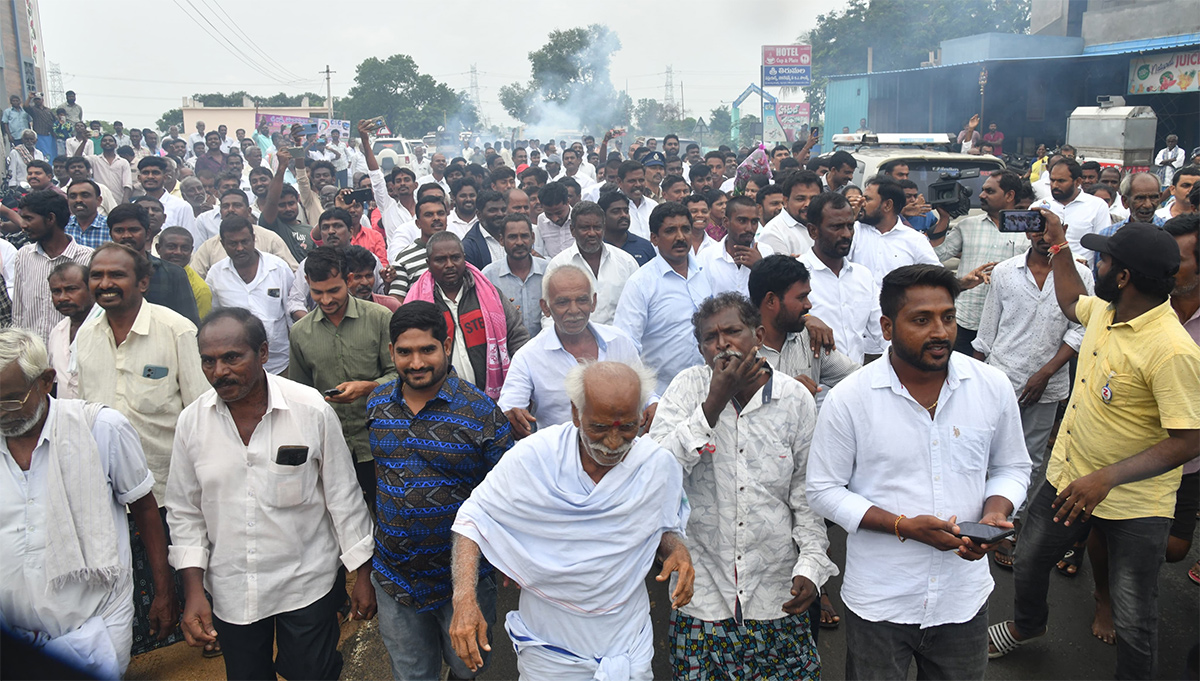 Grand Welcome To YS Jagan YSR District Tour Aug 31 Photos8