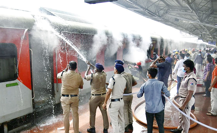 Fire Accident In Korba Visakha Express At Vizag Railway Station Photos2