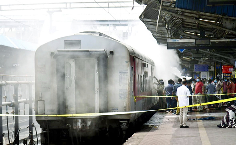 Fire Accident In Korba Visakha Express At Vizag Railway Station Photos4