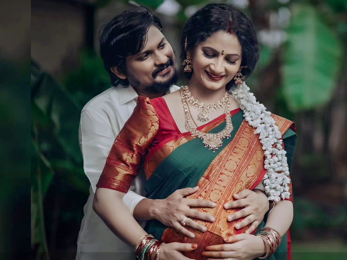 Jabardasth Rocking Rakesh Wife Jordar Sujatha Latest Beautiful Maternity Photos13