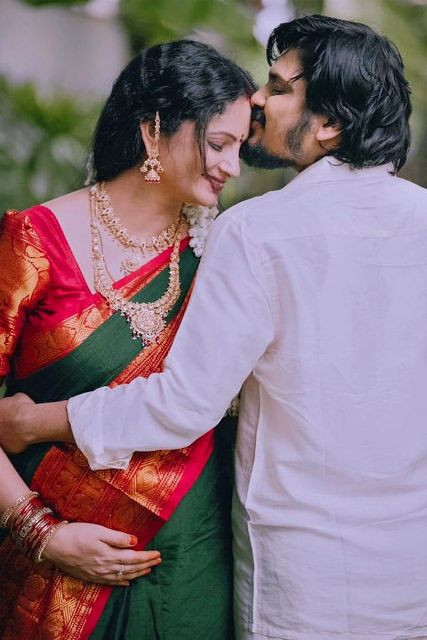 Jabardasth Rocking Rakesh Wife Jordar Sujatha Latest Beautiful Maternity Photos8