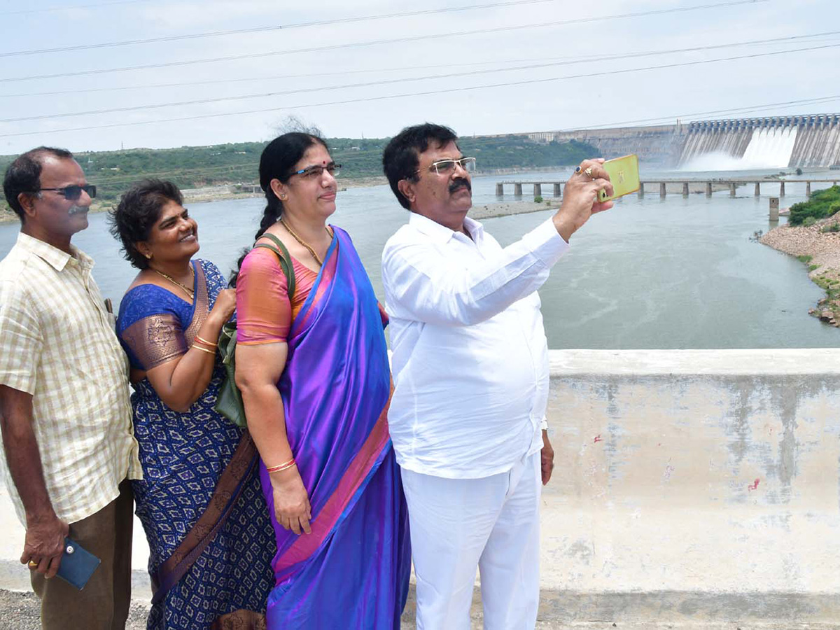 Nagarjunasagar spillway gates set to be lifted on Monday14