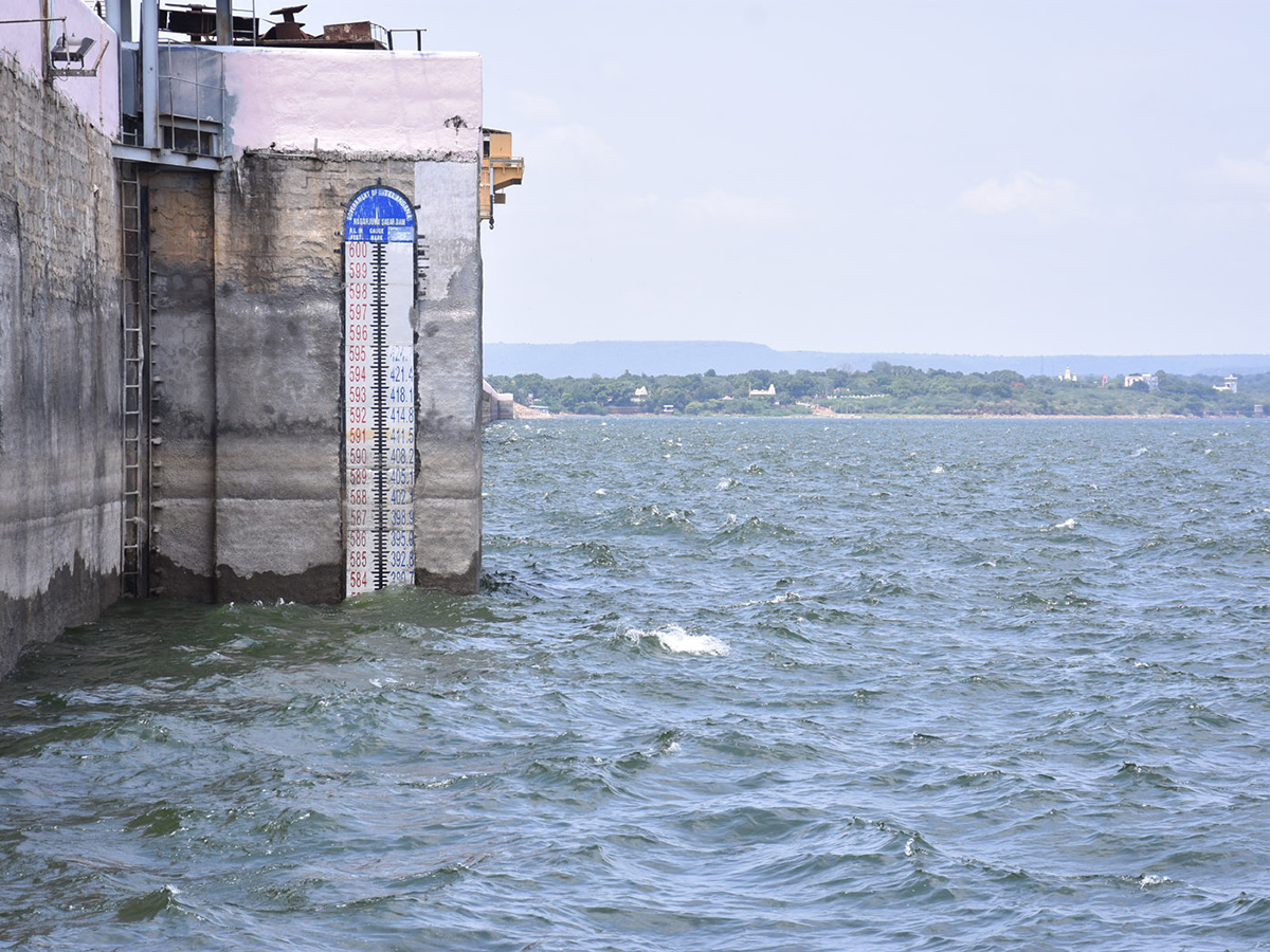 Nagarjunasagar spillway gates set to be lifted on Monday17