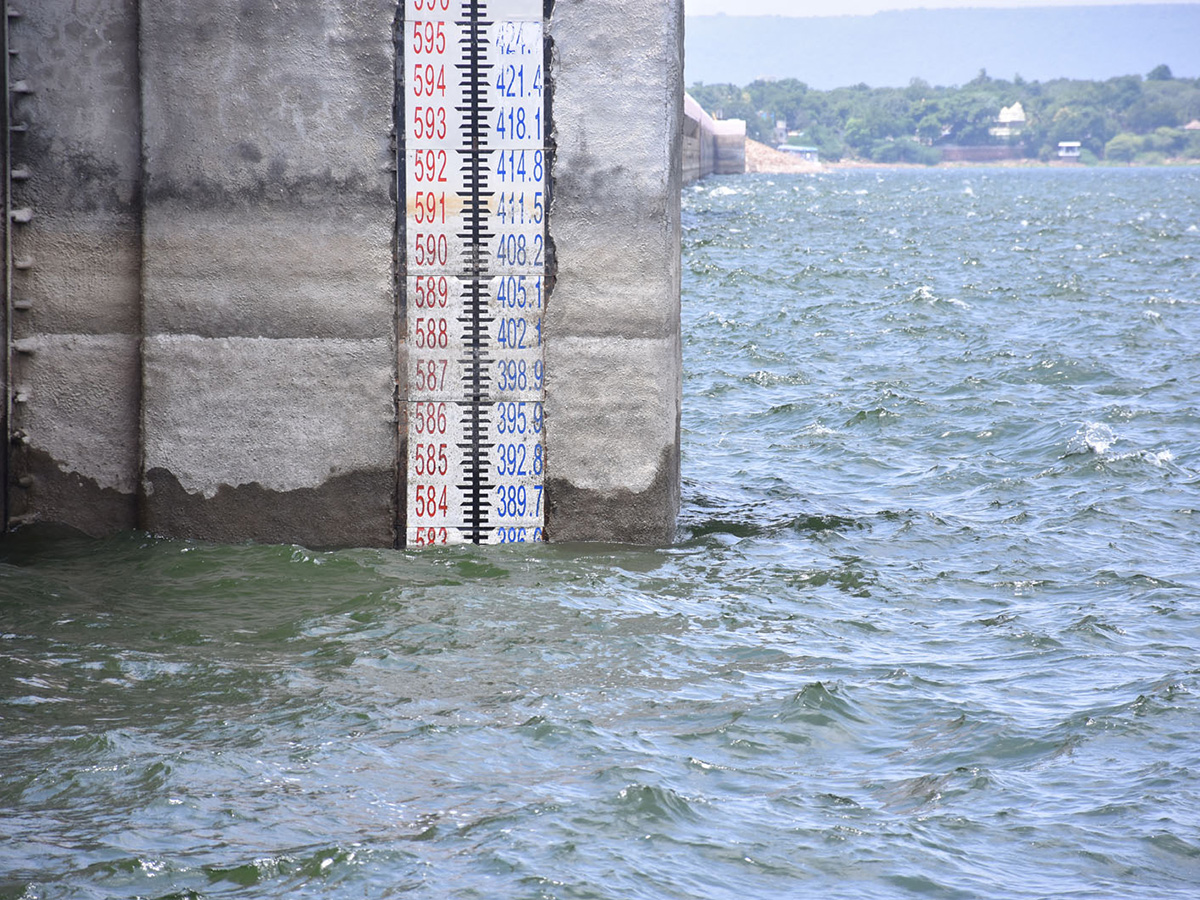 Nagarjunasagar spillway gates set to be lifted on Monday9